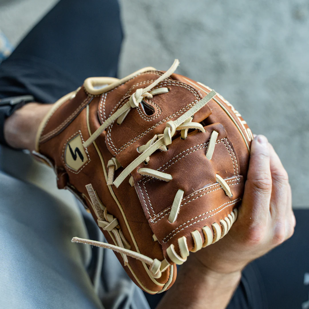 Classic SERIES PLAYER EDITION BASEBALL GLOVE - Image 3