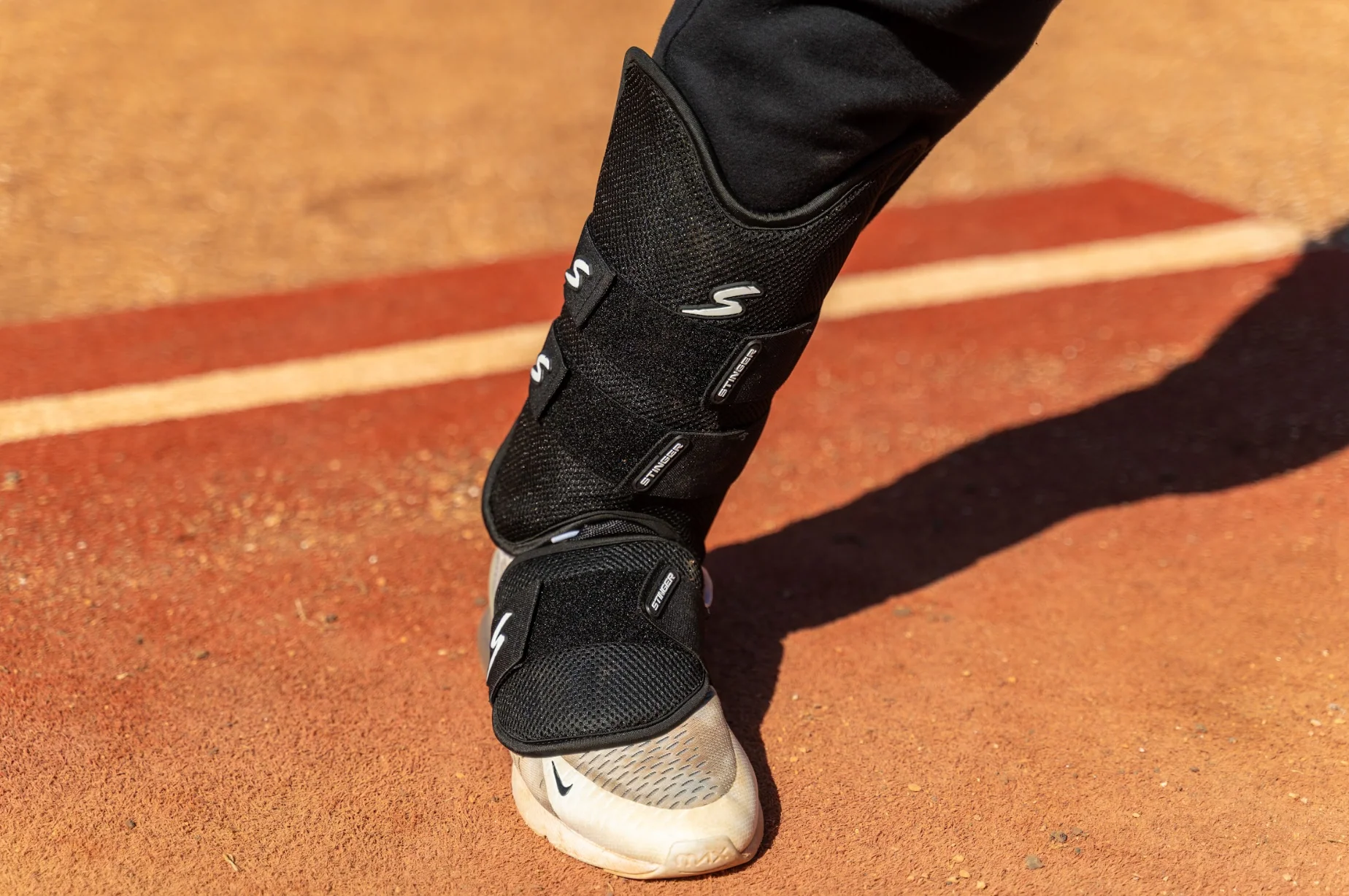 Stinger Select Leg Guard - BLACK - Image 7